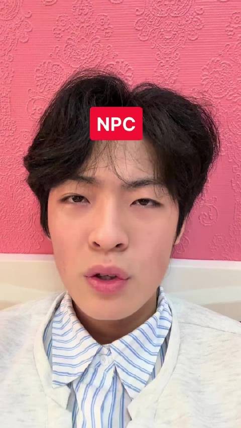 说别人坏话都得扭头看看有没有熟人