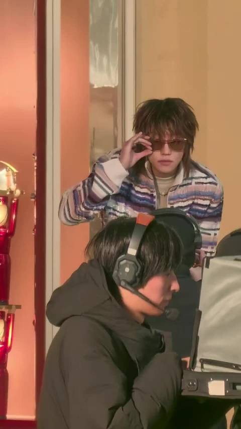 徐明浩亮相LV活动现场,墨迹cool