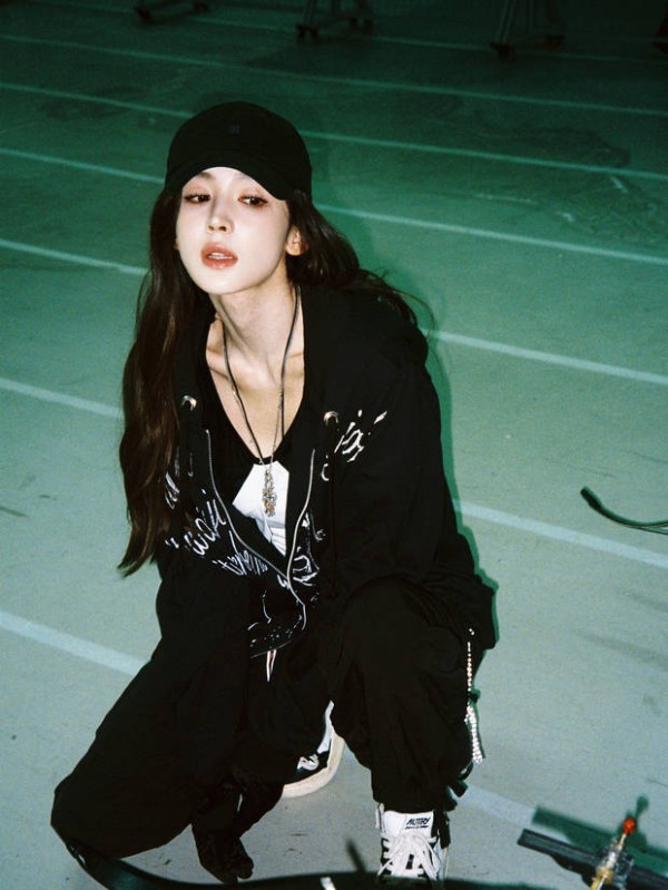 娜扎锁骨吸睛。