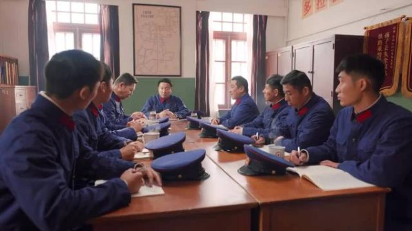 南来北往：马魁协助刑警队破案，提携汪新当助手，汪新反应亮了.