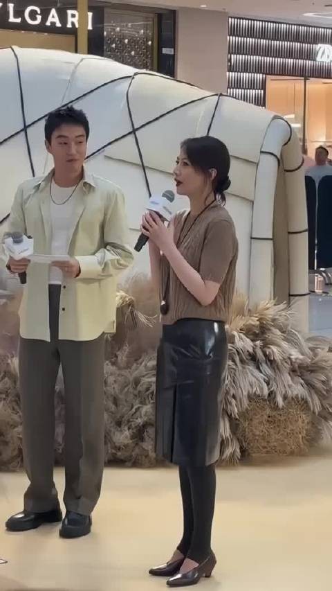 高圆圆现身昆明，这气质太好了高圆圆女神降临