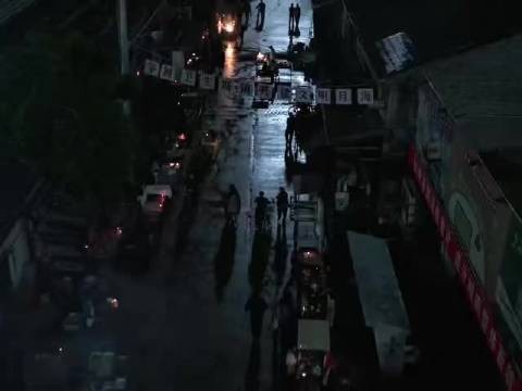 《小城大事》引发代际共鸣,子女从剧情重识父母