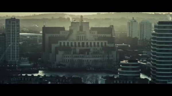 杰森·斯坦森新片上演硬核格斗飙车枪战