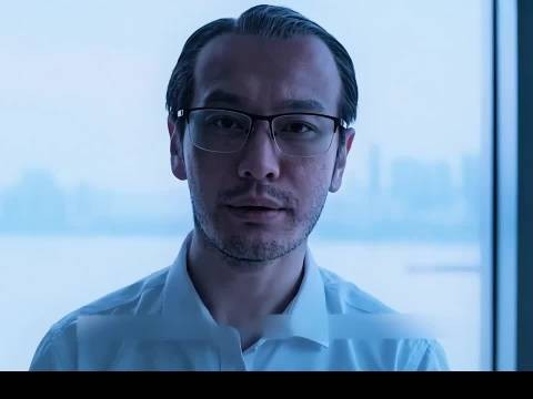 男人在酒吧遇见仙人跳，可女孩的身份却让他惶恐不安