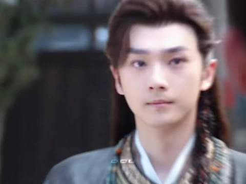 张宸逍以气质演技驾驭苗疆造型获赞