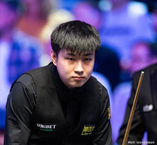 大师赛赵心童5-3领先赛点，决胜局鲁莽选择逆转，今晚德比战