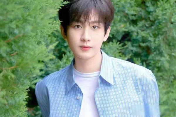 成毅35岁之痛：揭秘娱乐圈“小圈子”的残酷真相！