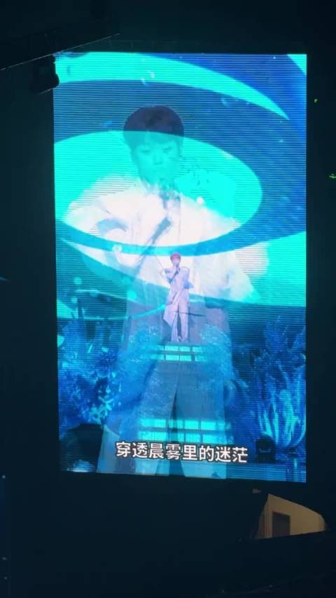 梓渝演唱会第二天剪短头发啦！ 这个短脸萌好可爱