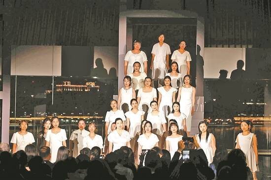 广州新年诗会“秀”出新花样