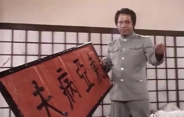 送别梁小龙：踢碎“东亚病夫”牌匾，早已超越银幕，成为刻在几代人记忆里的民族气节象征。