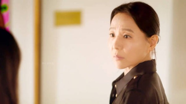 为逃离家暴深渊，女人和闺蜜铤而走险策划谋杀