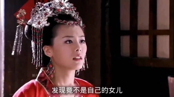 女孩不忍年迈的父亲去参军，决定女扮男装替父出征？