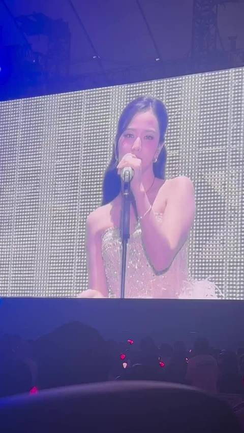 東京尾场智秀solo换衣服换发型了，更美了