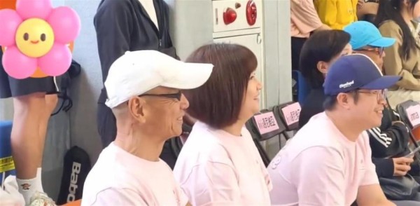 任家萱停工2年备孕还没怀，45岁执着生二胎，近照已是路人模样