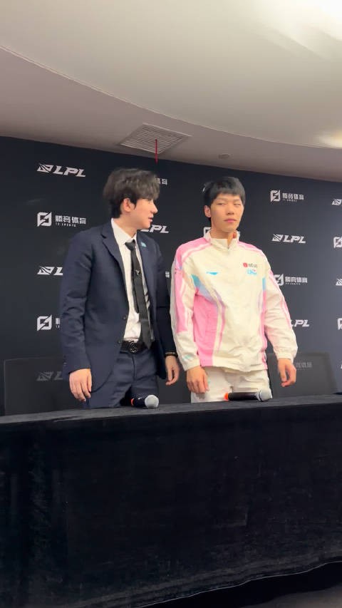 BLG教练Daeny与队员ON赛后互动引热议