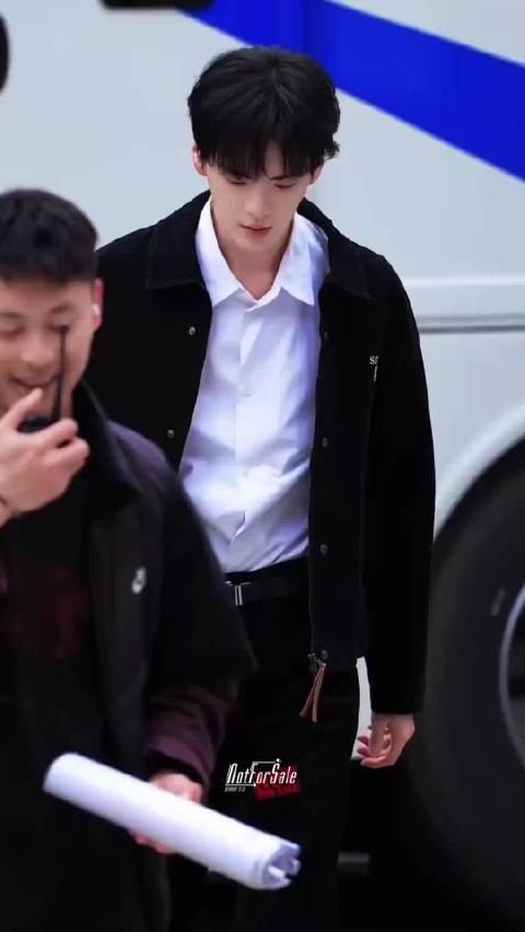 毕雯珺《黎明前他会归来》路透上新，男大既视感！