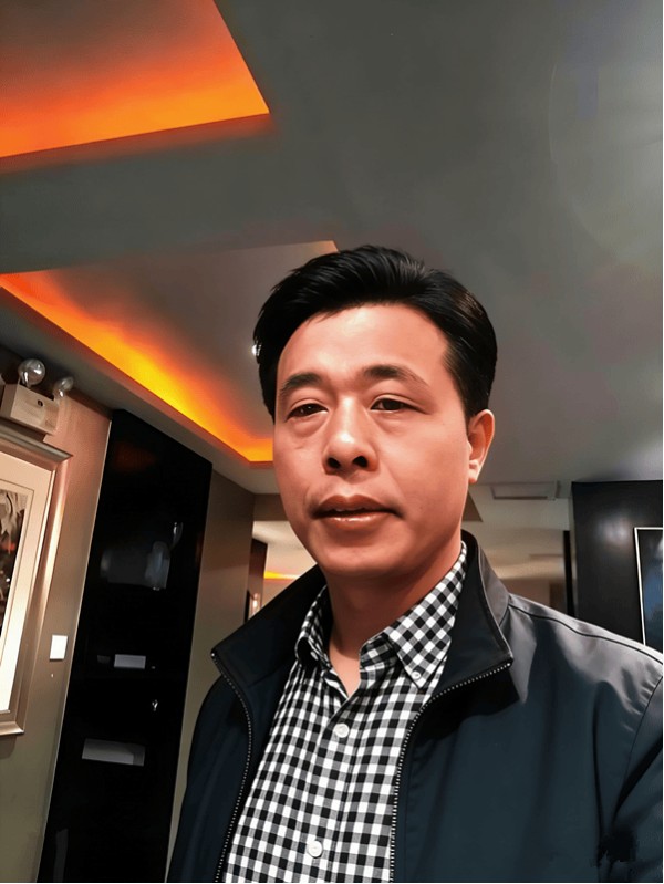 从长江之畔到深耕八桂一一书法陶刻名家方彦