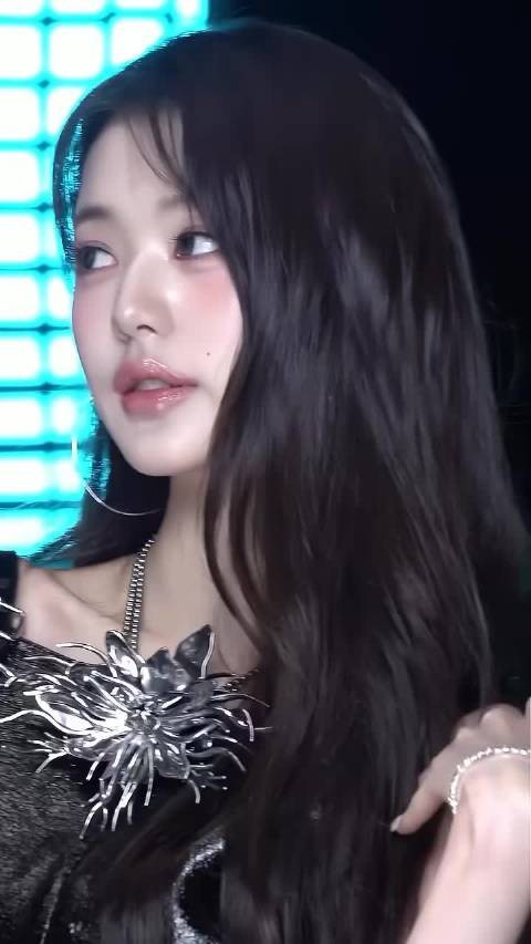 张元英感受盛世美颜