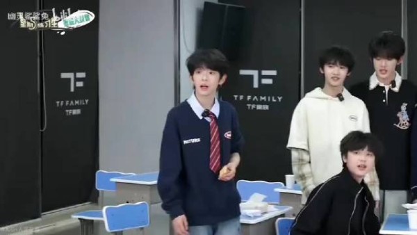 陈浚铭被误认吃狗粮,美食视频引热议