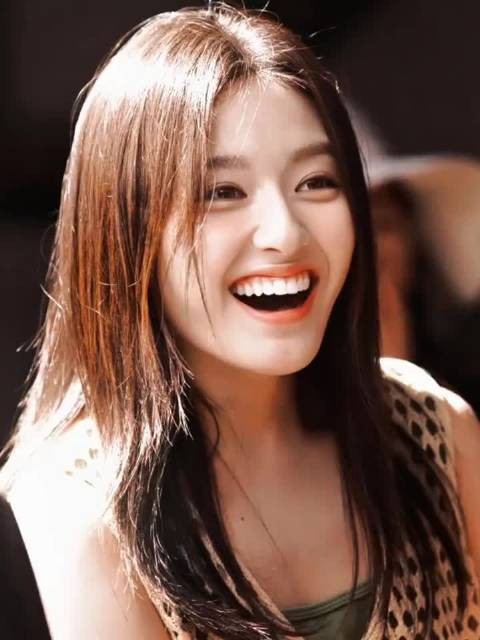 李兰迪真的好明媚