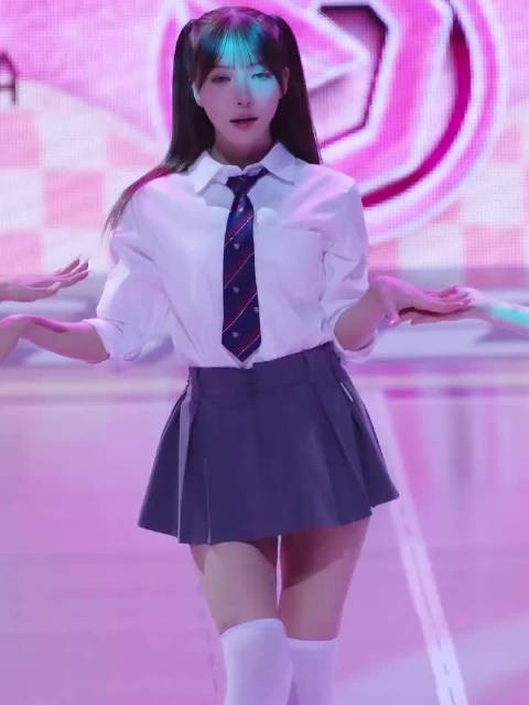 重回女团赛道的悠亚,业务能力依然是很强