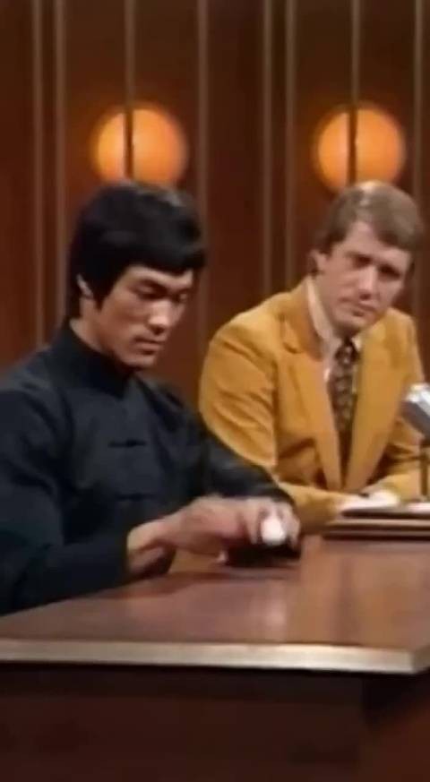 李小龙的15秒珍贵视频，现在AI都插不上手