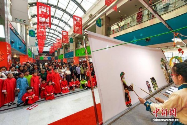 天津第十七届娃娃庙会开街 亲子乐享中国年