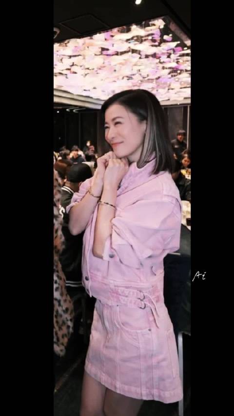 怎么不算 小曼一个人跳完了撒娇舞