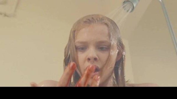 女孩第一次来例假被嘲笑霸凌，魔女技能开始觉醒