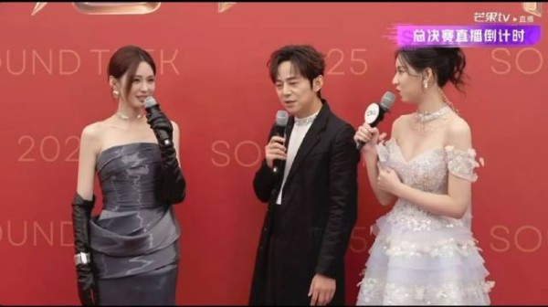 何炅赞沈梦辰未来风紫礼服美到值得热搜