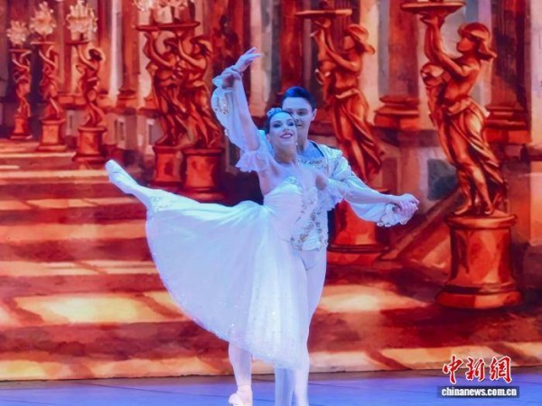 俄罗斯古典芭蕾《灰姑娘》登陆太原 演绎童话经典