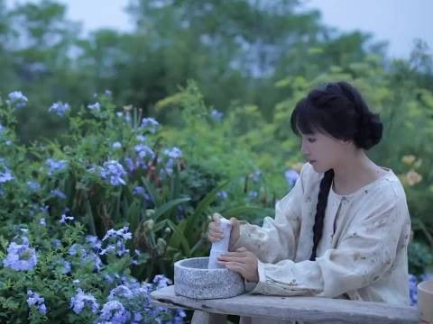 李子柒时隔半年发布新视频，展现现充生活