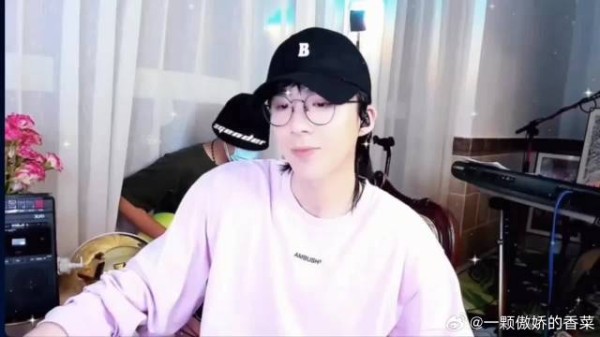 笑死了，刘宇宁被粉丝诅咒生五个儿子，为了打破诅咒，上来直播！