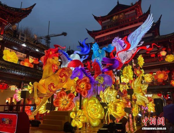 2026上海豫园灯会启幕 开启“最上海”年味