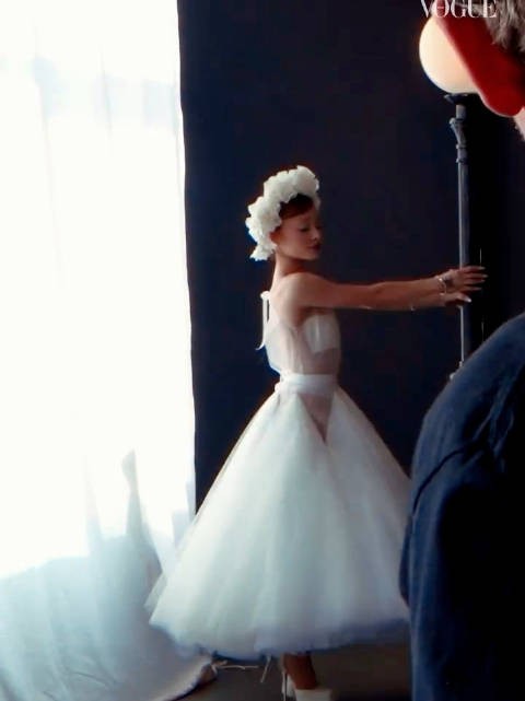 VOGUE日本更新拍摄花絮短视频