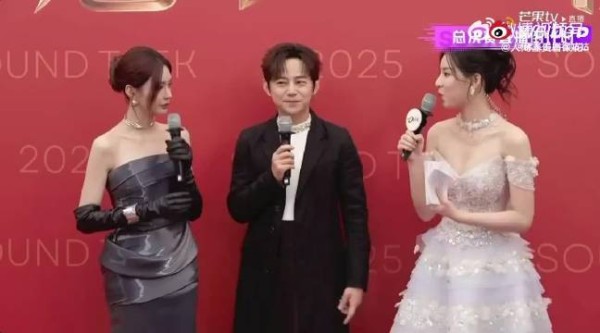 哇！未来风的沈梦辰真的美得冒泡！太漂亮了