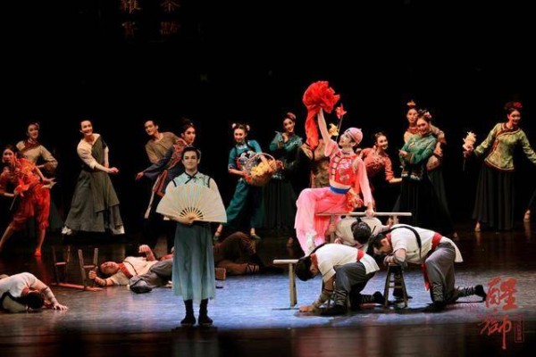 十年醒狮跃,一舞一人生