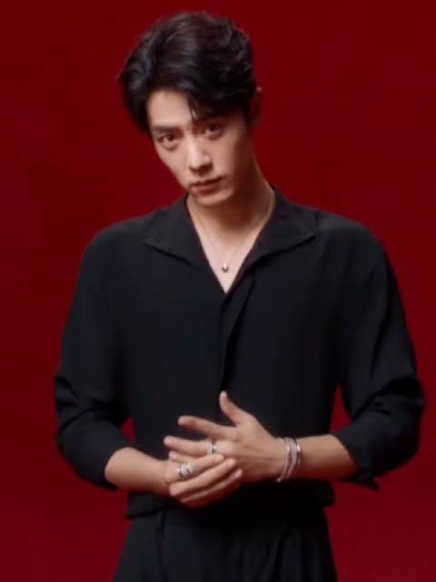 肖战出任宝诗龙全球品牌代言人演绎珠宝多彩风格