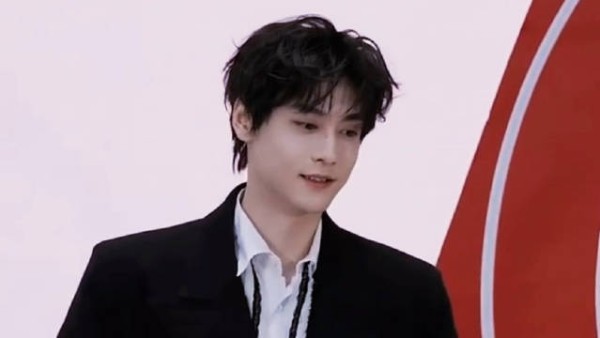 田栩宁个人演唱会预告称将隐藏实力