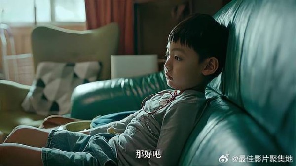 姐姐要去见男友家长 一出门下秒就回来，弟弟反应亮了