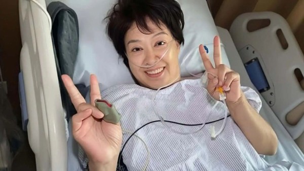 香港知名女星宣布切除子宫,三次流产,为女儿隐忍老公婚内出轨十年