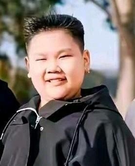 郭德纲的育儿智慧:对郭麒麟严苛,对郭汾瑒宠溺,藏着最真的父爱