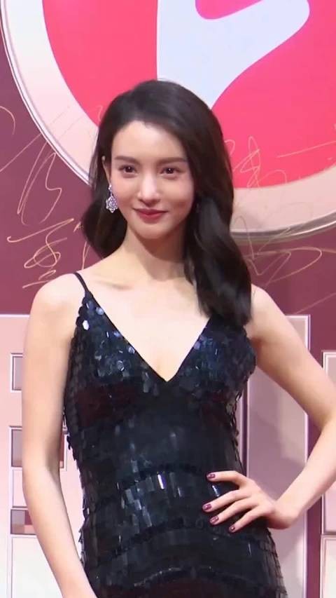 金晨被指逃逸顶包,真相待回应