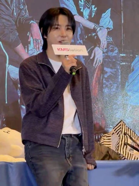 粉丝提醒演出，艺人惊讶回应明天竟是SMT