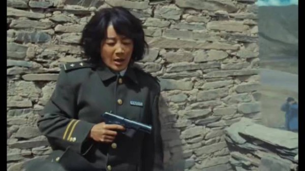 盗猎这闯入警察居所，女警官一枪击中！白菊枪法太好了！