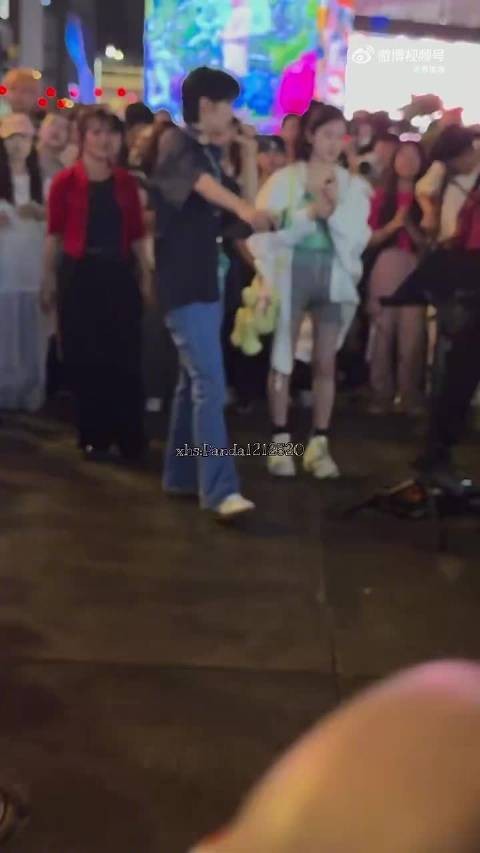 王赫野上海收官场邀张碧晨同台,时隔三年再唱字字句句