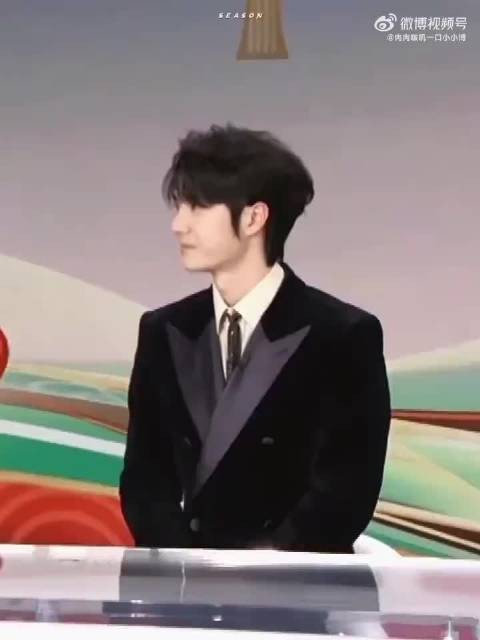 王一博全能才艺获赞,唱跳演主持样样精通