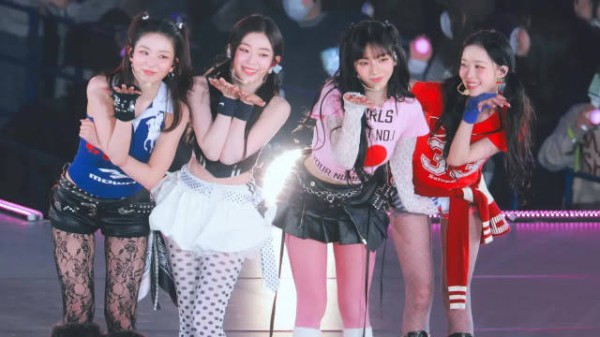 裴珠泫&姜涩琪×柳智敏&金玟庭 'Chu~♡ ' 直拍