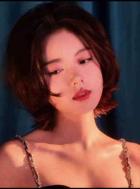 赵今麦的短发造型简直也太好看了吧,真的是越长越有魅力了