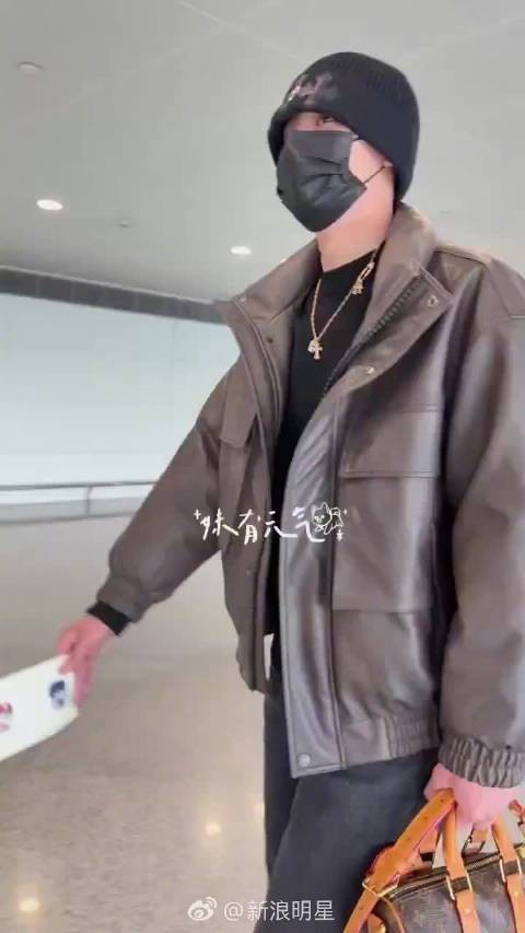 胡先煦飞机熟睡吓到空姐